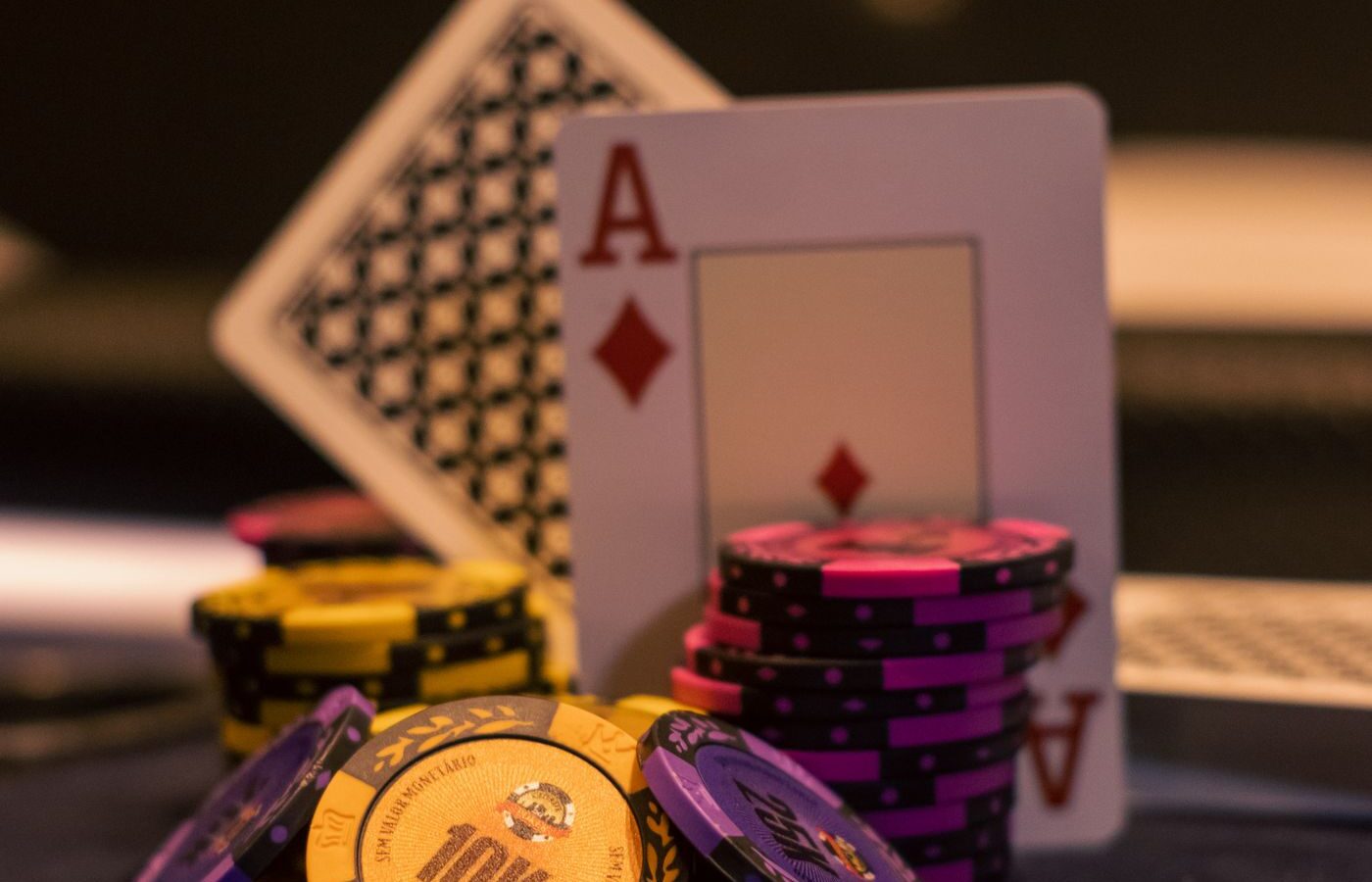 Live-baccarat netissä – opas pelin kulkuun ja pöytien valintaan