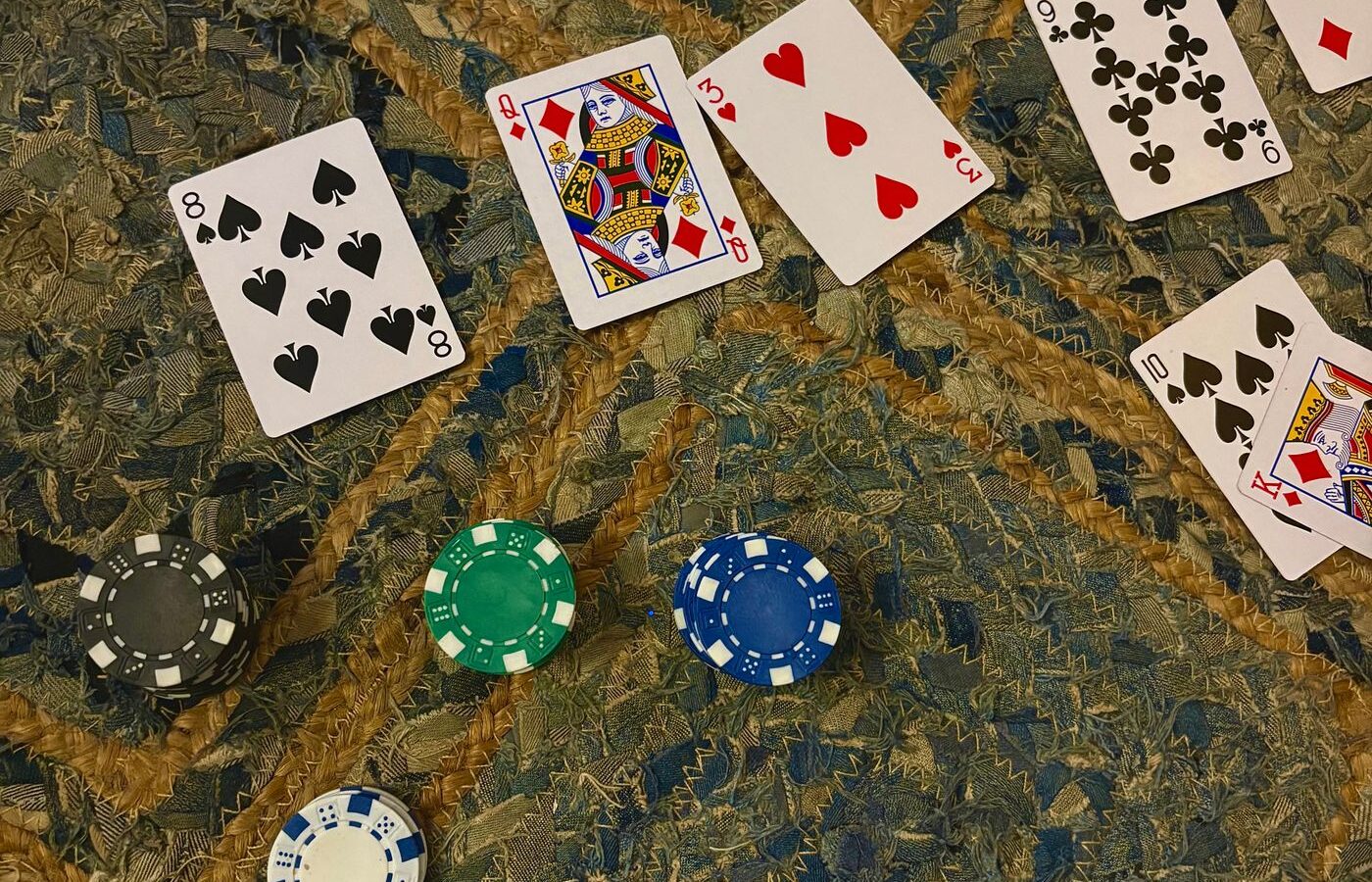 Pokeri voittokädet – täydellinen opas live-kasinon parhaisiin käsiin